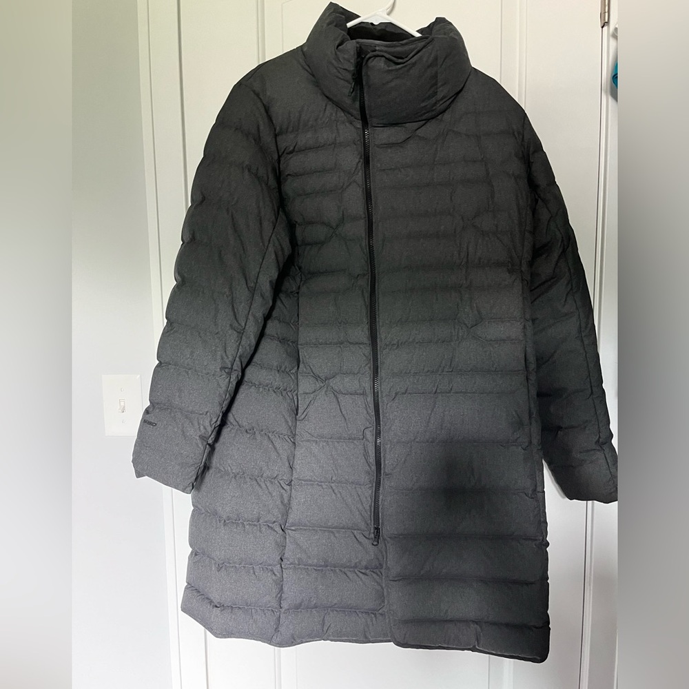 North Face parka, size XL. Like new.